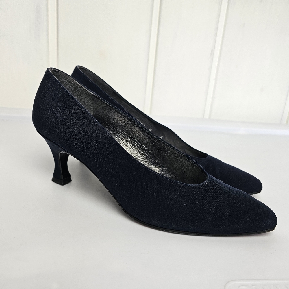 Vintage Stuart Weitzman Navy Blue Silver Interior Kitten Heels 8W - Picture 3 of 6